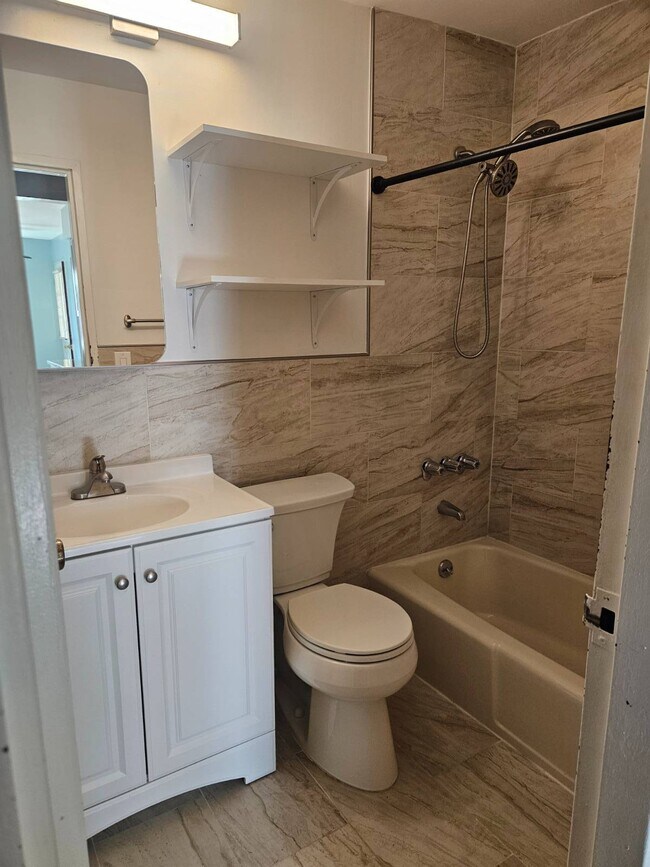 Building Photo - 50 Donna Ct