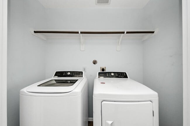 Building Photo - 9014 Estes Lks Dr