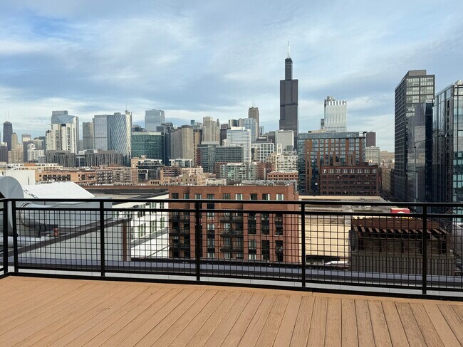 Building Photo - 1224 W Van Buren St