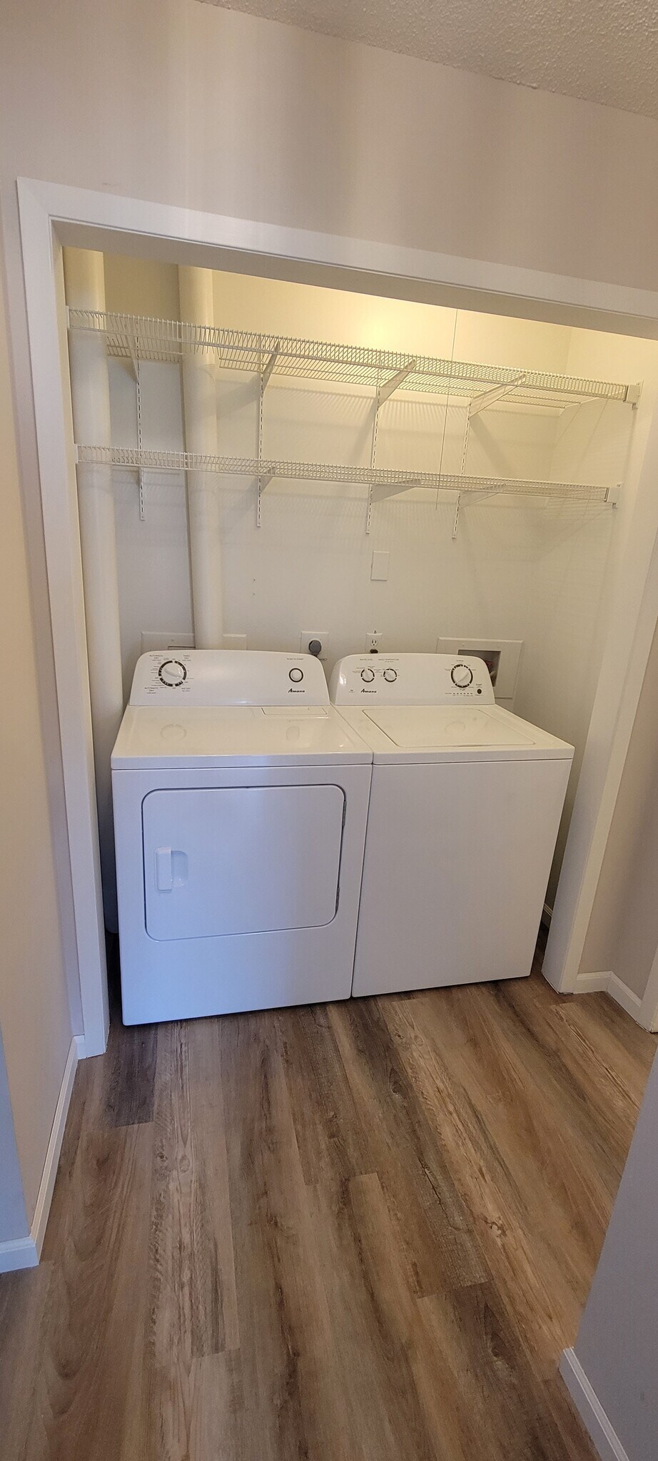 Washer/Dryer In Unit - 2080 NW Hickory Ln