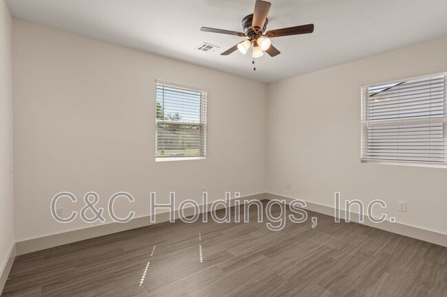 Building Photo - 104 S 195th E Ave