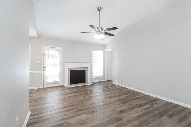 Building Photo - 10509 Brawley Ln