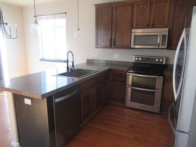 Building Photo - 8007 Briarthorn Ln