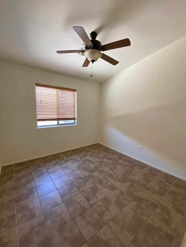 Building Photo - 8771 N Finfrock Dr