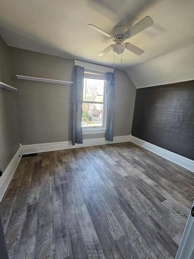 Building Photo - 93 N Rose Blvd