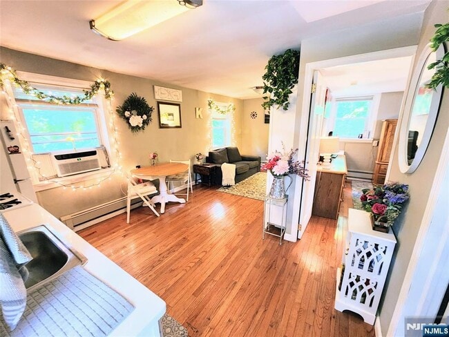 Building Photo - 274 Franklin Turnpike