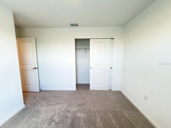 Building Photo - 1327 Normandy Dr