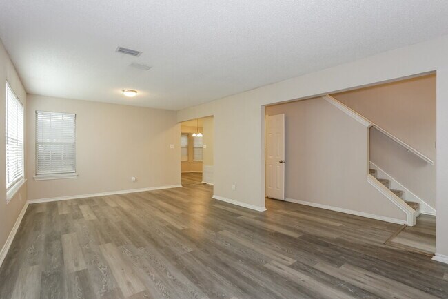 Building Photo - 208 Chamblin Dr