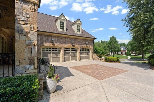 Building Photo - 6327 Howell Cobb Ct