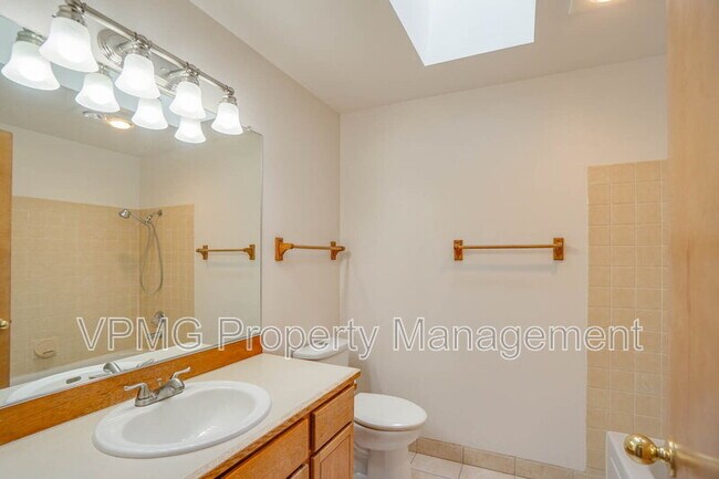 Building Photo - 4017 NE 157th Ave