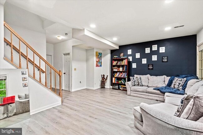 Building Photo - 506 Ben Neuis Pl