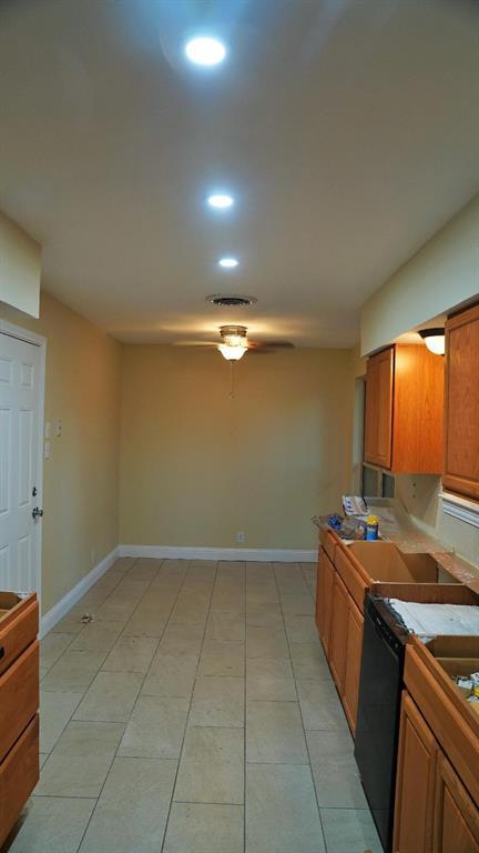 Building Photo - 188 Oakhurst Dr