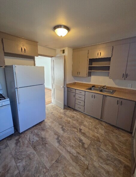 Building Photo - 412 Glen View Ct