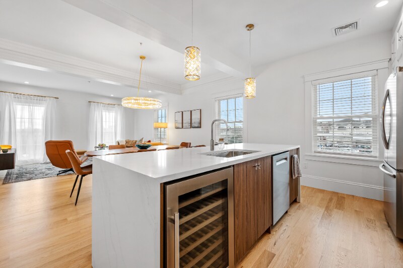 Building Photo - 30 E Main St