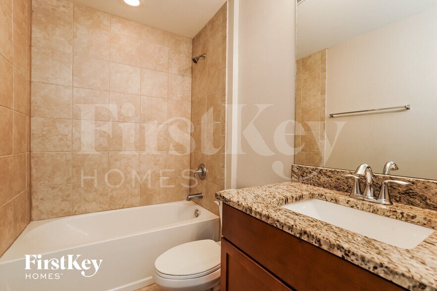 Building Photo - 3507 NW 19th Terrace