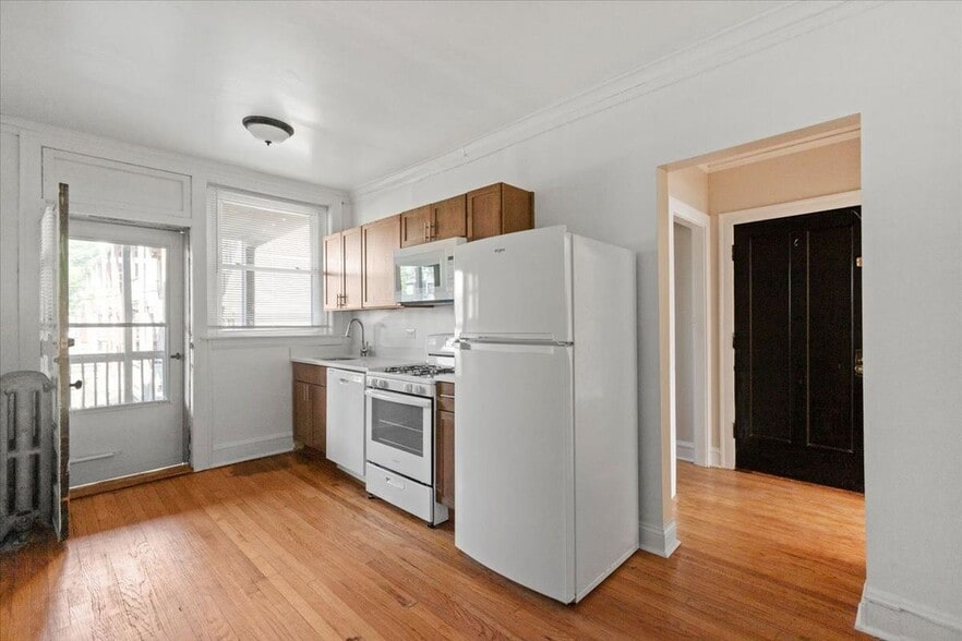 Building Photo - 4105 N Spaulding Ave