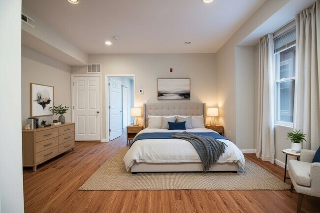 Building Photo - 5043 Walnut St