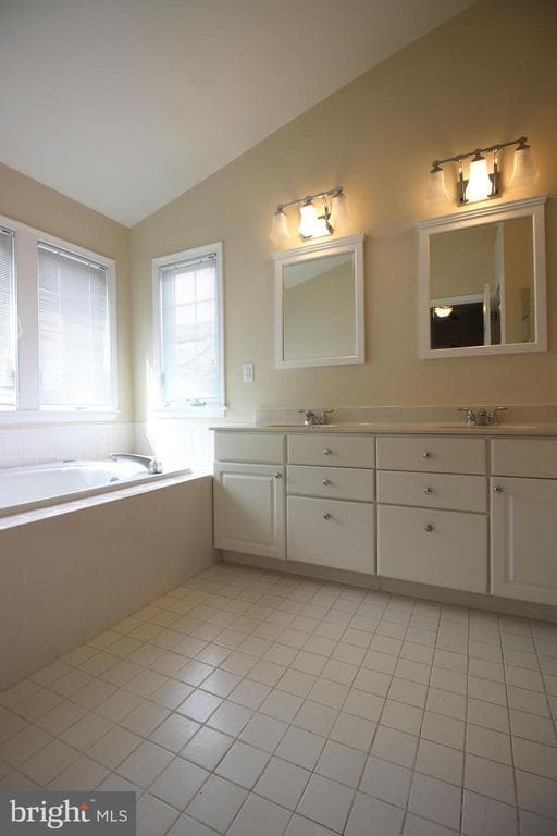 Building Photo - 10470 Courtney Dr