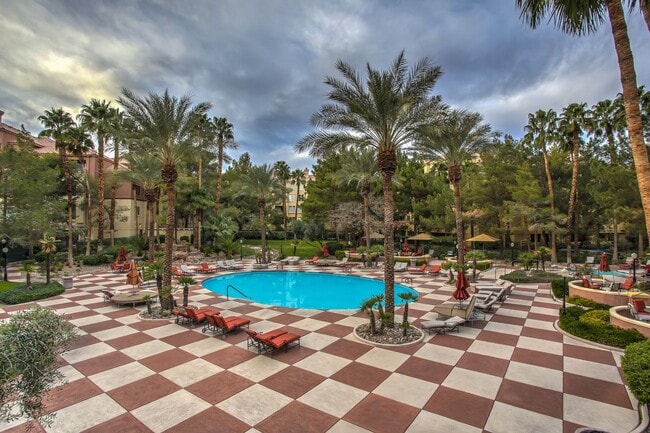 Building Photo - Discover Your New Home! Spacious 1-Bedroom Condo Near the Las Vegas Strip