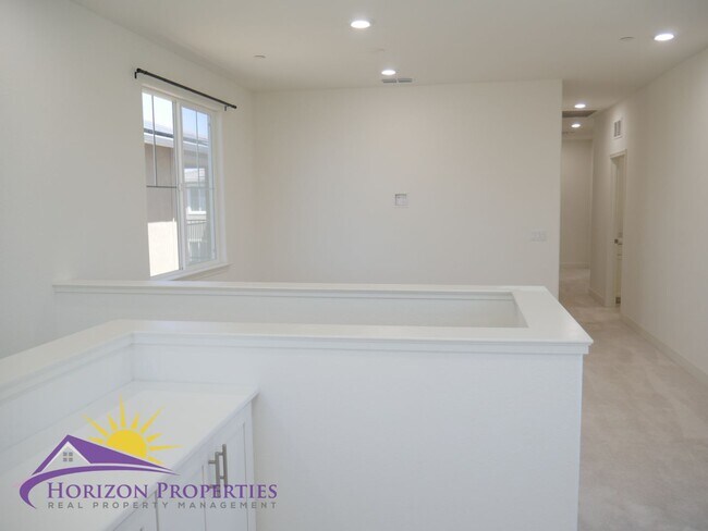 Building Photo - Modern Two-story 4 Bed 3.5 Bath 2,786 sqft...