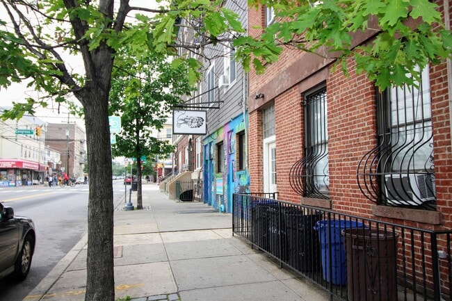 Building Photo - 592 Palisade Ave