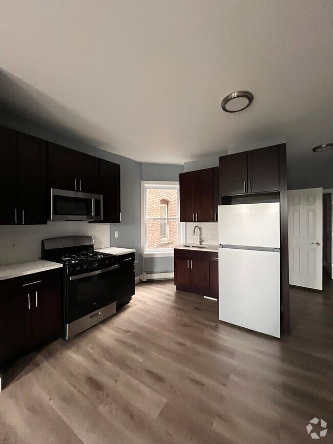 Building Photo - 550 Avenue C