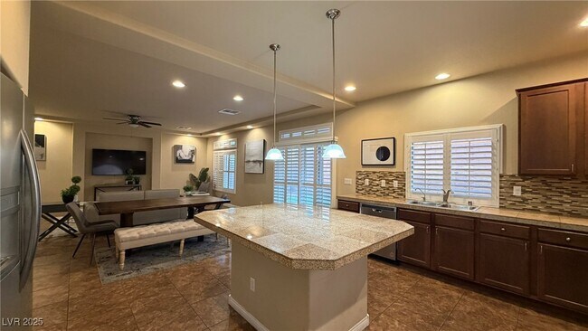 Building Photo - 6451 Parrot Ridge Ct