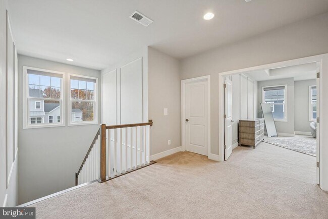 Building Photo - 101 Milvian Wy SE