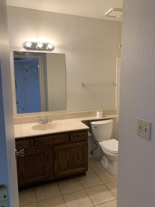 Building Photo - 2182 N Pantano Rd