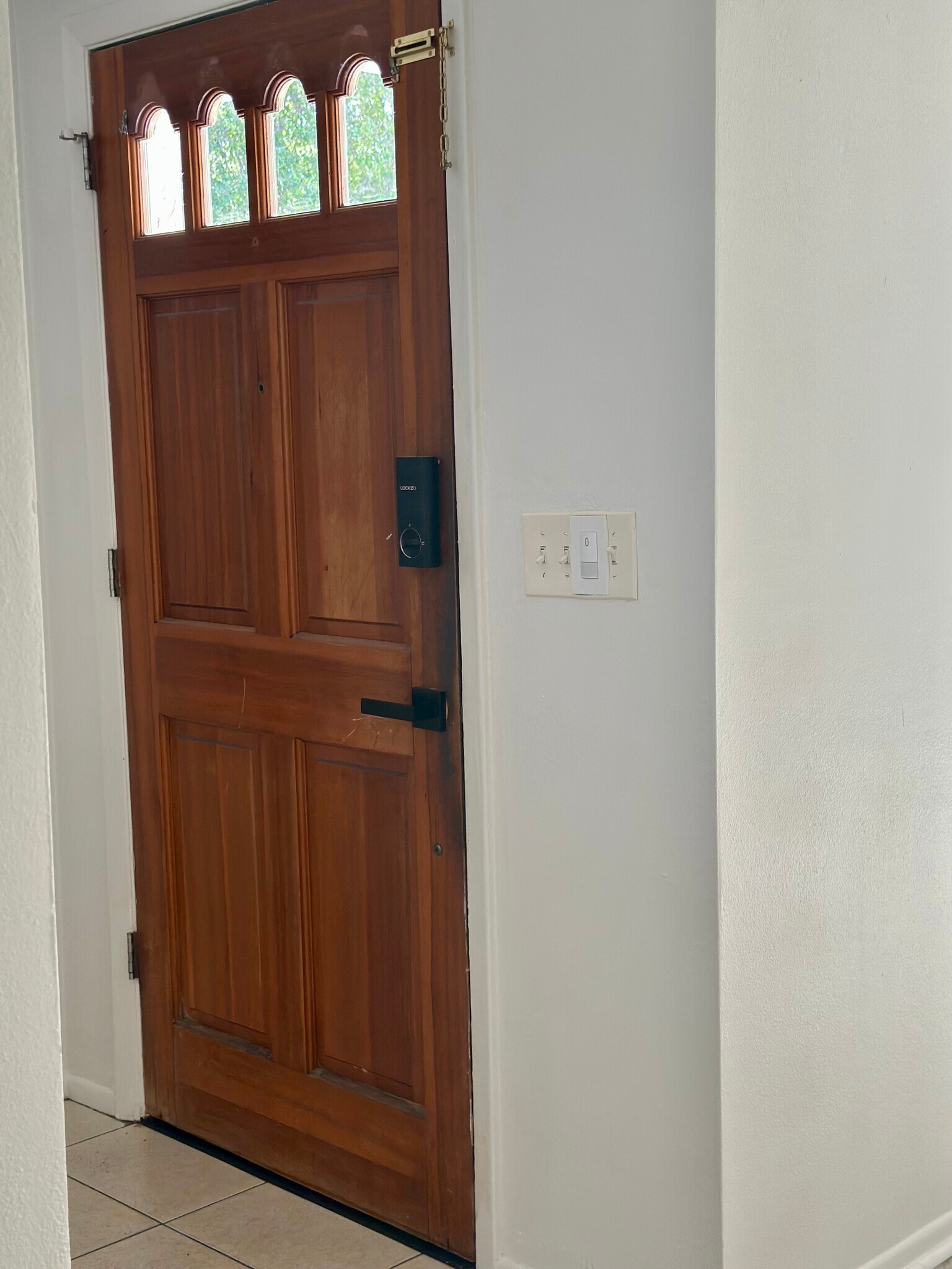 Building Photo - 11010 Tamarix Ave