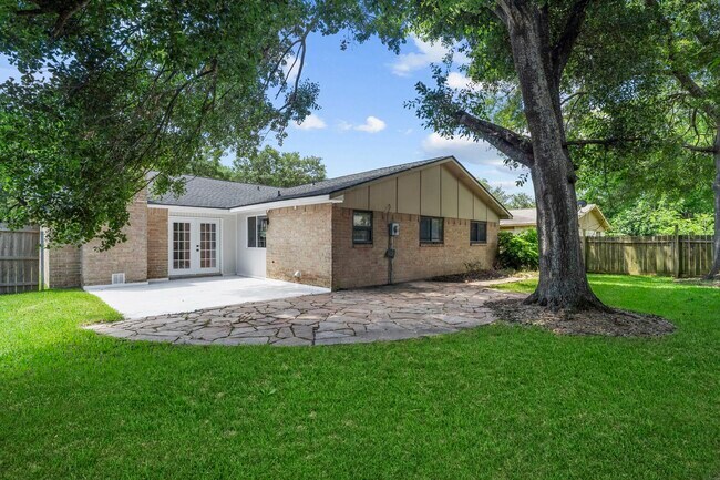 Building Photo - 3902 Marywood Dr