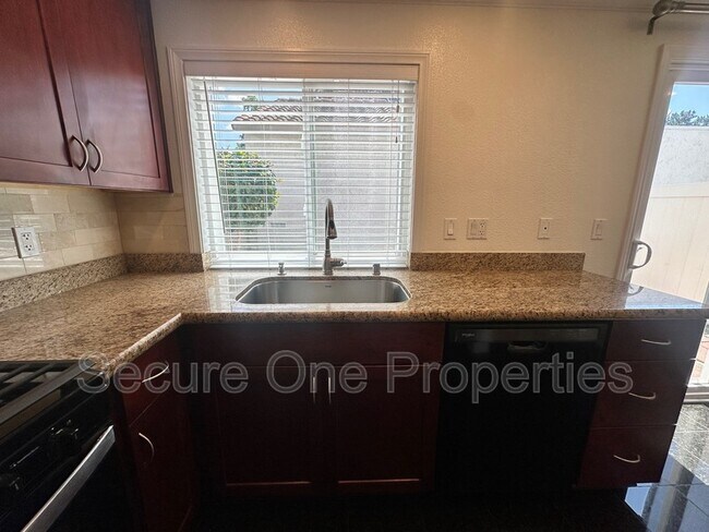 Building Photo - 248 Green Heath Pl