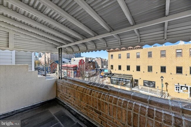 Building Photo - 919 Eastern Ave