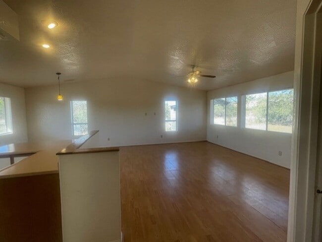 Building Photo - 2 bedroom home on over 2 acres - Contact Property Pros Property Management