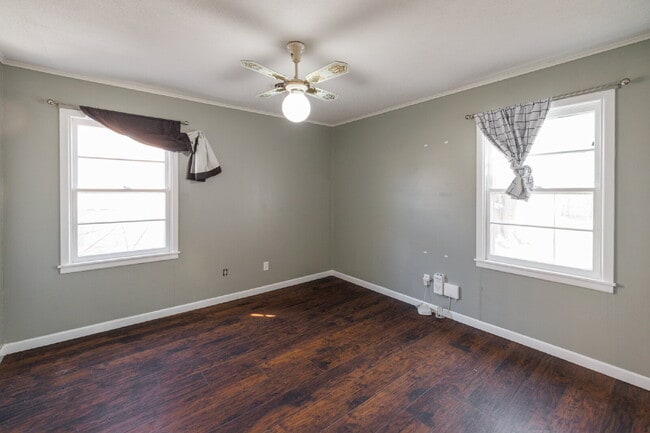 Building Photo - Short Term Lease