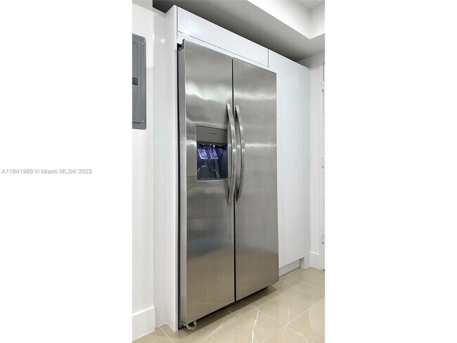 Building Photo - 18071 Biscayne Blvd