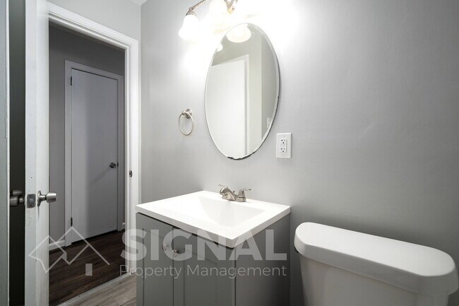 Building Photo - 5114 Beacon Dr