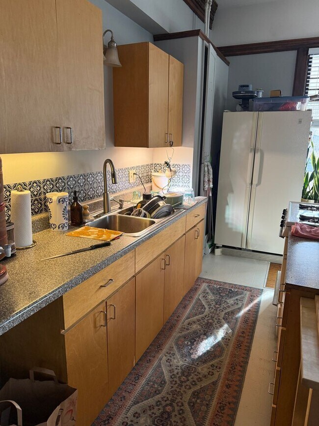 Building Photo - 2204 Grand Ave S