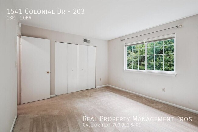 Building Photo - 1541 Colonial Dr