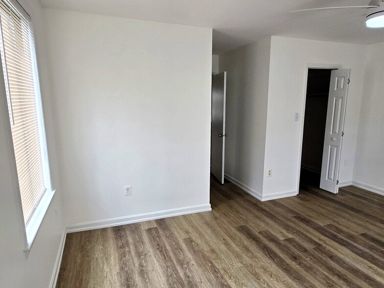 Building Photo - 2033 N Cameron St