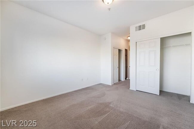 Building Photo - 2291 W Horizon Ridge Pkwy