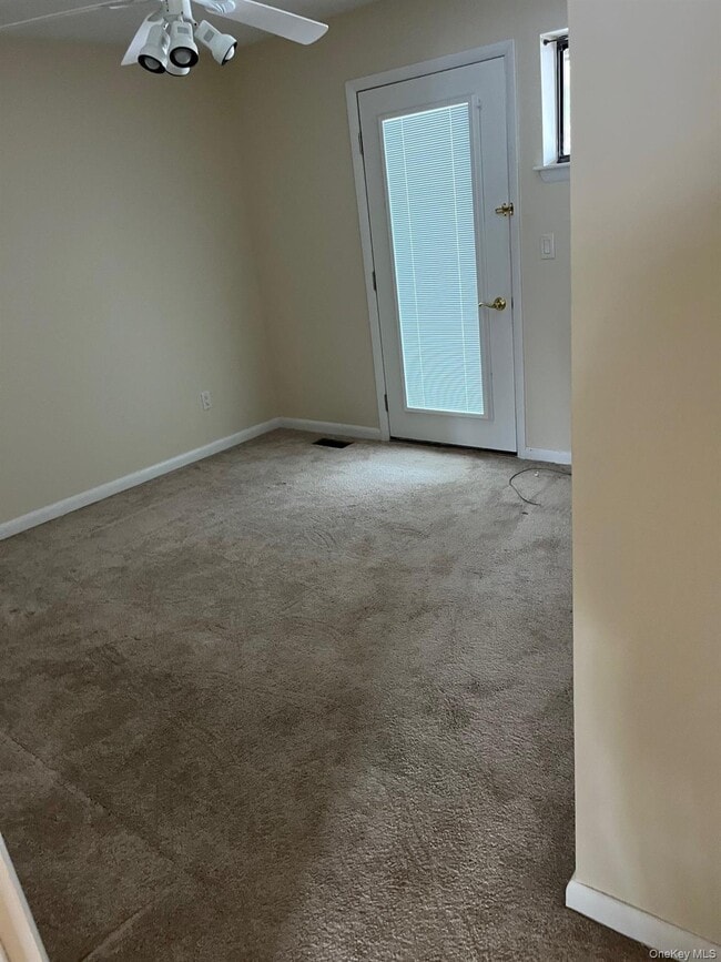 Building Photo - 1102 Scenic Ln