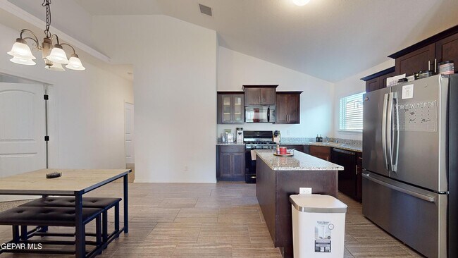 Building Photo - 14613 Luciana Alvarado