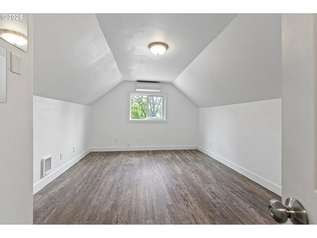Building Photo - 1472 Wilson Ct