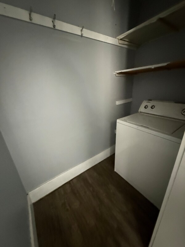 Building Photo - 227 1/2 N Main St