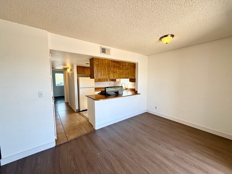 Building Photo - 6984 Appleton Dr