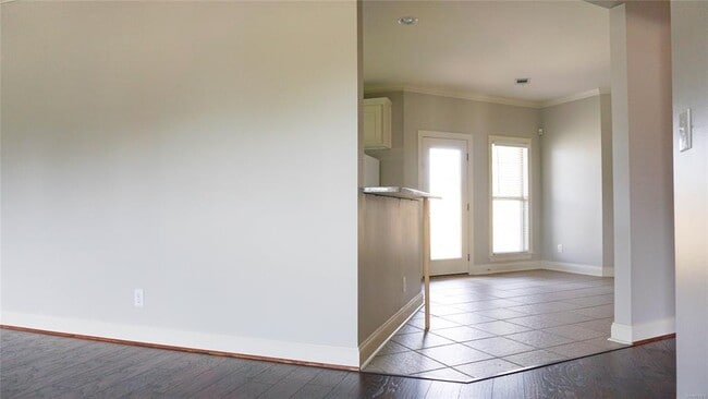 Building Photo - 9537 Greythorne Way