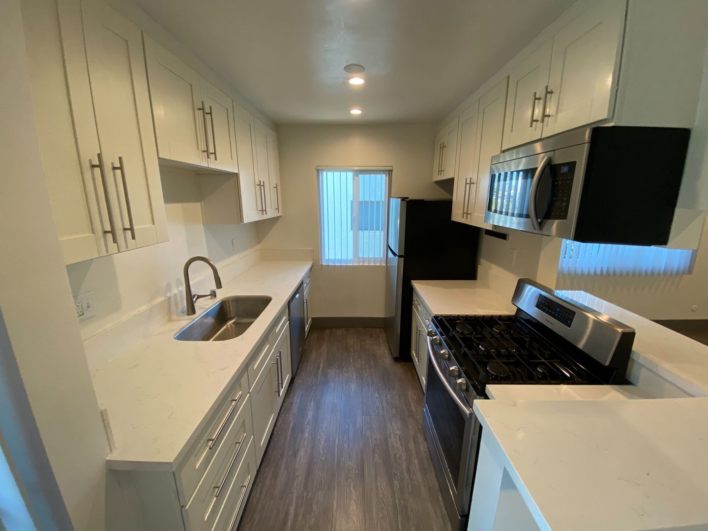 Building Photo - 3611 Mentone Ave