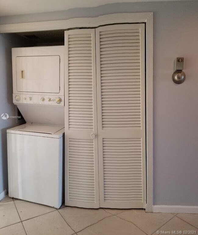 Building Photo - 111 N Pompano Beach Blvd