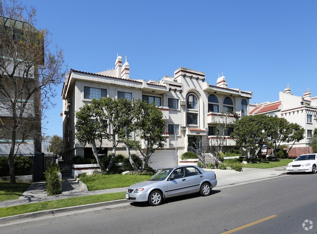 Building Photo - 3855 Inglewood Blvd